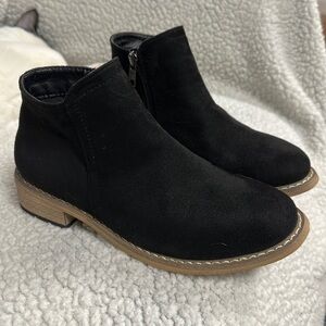 NWOT Seven7 Cisco Kid Bootie Size 6, round toe ankle booties